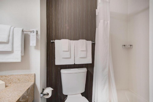Courtyard by Marriott Raleigh Crabtree Valley image 10